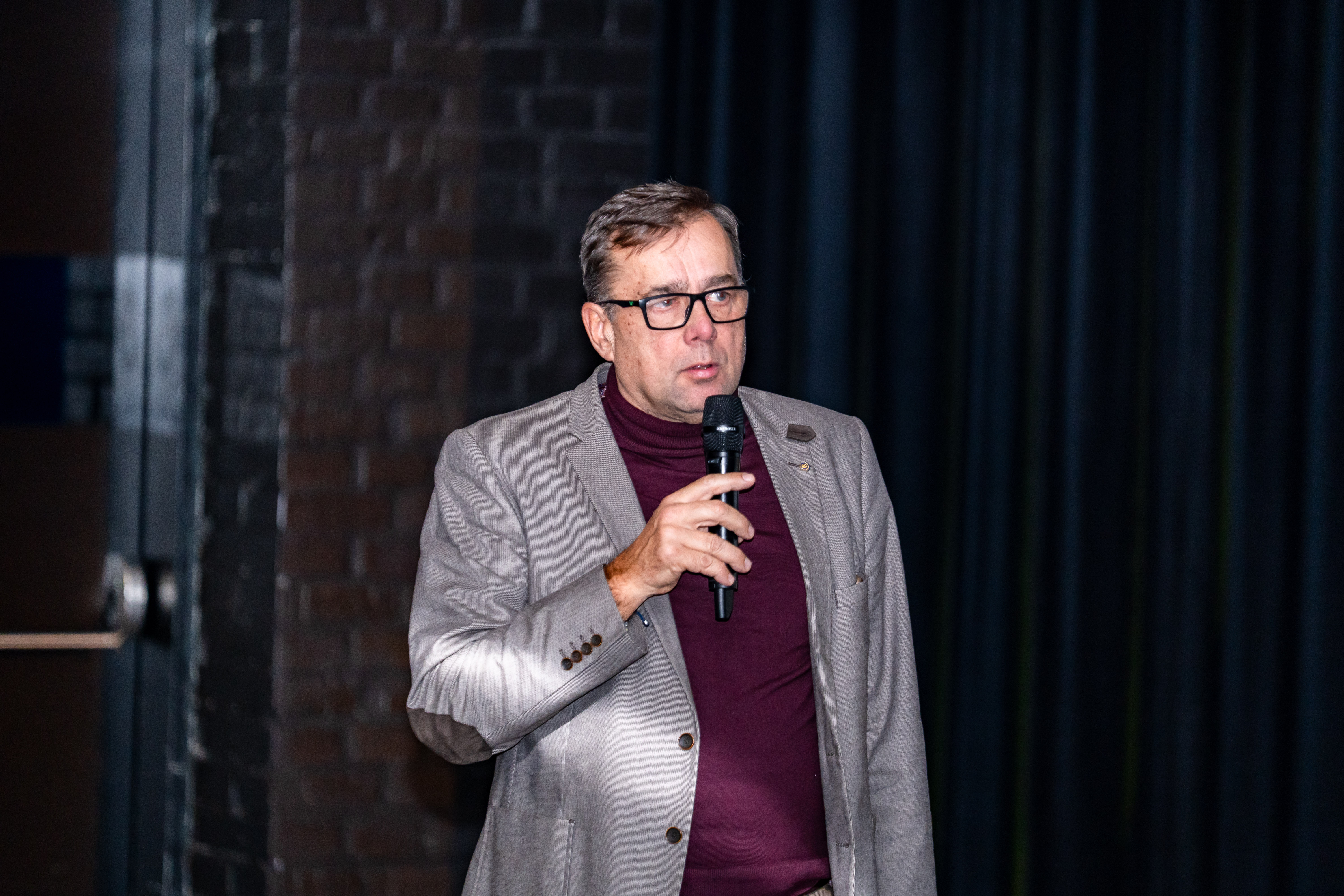 UHA Stretnutie v uzkom kruhu -22